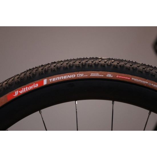 Vittoria Terreno T70 Coarse Loose 700x37c Gravel Endurance Full Black G2.0 Tubeless Ready Vittoria Terreno T70 Coarse Loose 700x37c Gravel Endurance Full Black G2.0 Tubeless Ready