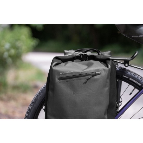 Madison Roam Waterproof 30L Pannier Bag - phantom grey Madison Roam Waterproof 30L Pannier Bag - phantom grey
