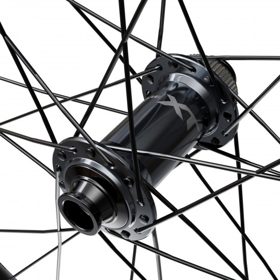 Shimano XT M8200 27.5 in (650b) XT wheel, 15x110mm E-thru, Center Lock disc, front Shimano XT M8200 27.5 in (650b) XT wheel, 15x110mm E-thru, Center Lock disc, front