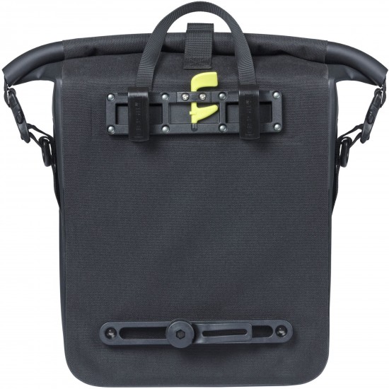 Basil Navigator Waterproof M, single pann. bag, 12-15L,black