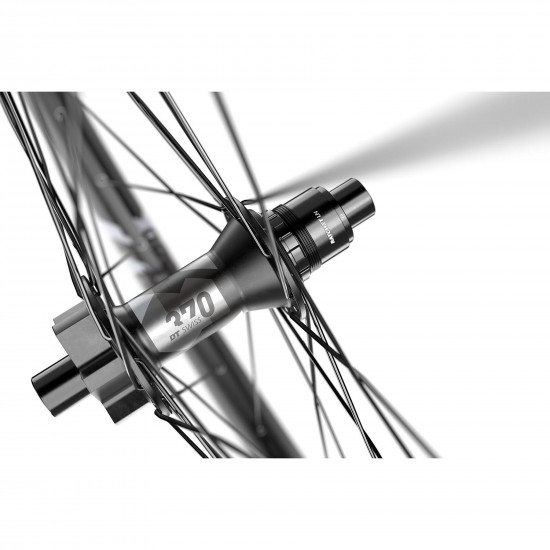DT Swiss F 1900 wheel, 30 mm rim, 110 x 15 mm BOOST axle, 29 inch front