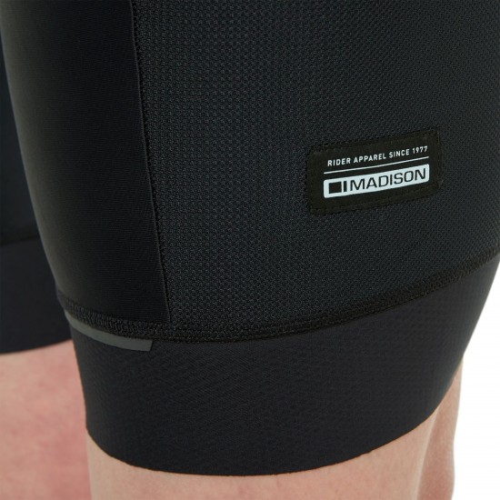 Madison Roam Women's Cargo Cycling Shorts, black - size 8