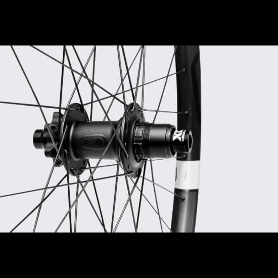 Crankbrothers Synthesis Alloy XCT 29 Boost Rear Shimano