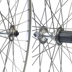 CD Wheel 700c Wheel Set – Sealed 10/11sp Cass Hubs – Silver Pr CD Wheel 700c Wheel Set – Sealed 10/11sp Cass Hubs – Silver Pr