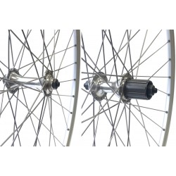 CD Wheel 700c Wheel Set – Sealed 10/11sp Cass Hubs – Silver Pr
