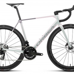 Orbea ORCA M21eTEAM (51) Iris White (Gloss) - Lilac (Matt) Orbea ORCA M21eTEAM (51) Iris White (Gloss) - Lilac (Matt)